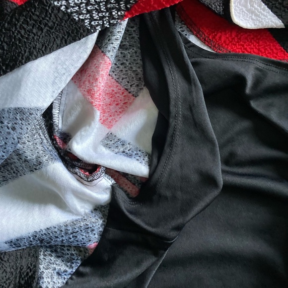 ALFRED DUNNER PETITE Red Black Cardigan w/attached Black Tank 3/4 Sleeve Size PM - Picture 4 of 10